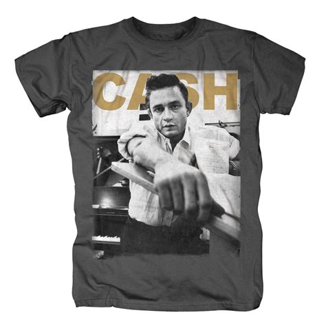 Johnny cash june carter johnny and june country musicians country music singers musica country guitar lessons for beginners johnny cash on instagram: original Retro JOHNNY CASH Männer T-Shirt CASH STUDIO kaufen