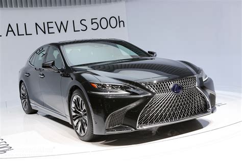 Stiffer suspension settings and more aggressive transmission mapping don't. 2018 Lexus LS 500 F Sport Will Touch Down At The 2017 ...