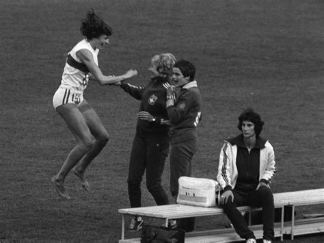 Née becker on 26 september 1942) is a former west german athlete. Ingrid Mickler-Becker - Hall of Fame des deutschen Sports