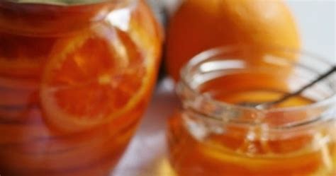Far cuocere fino a quando l'acqua sarà evaporata, girando più volte le fette di arancia. Arance caramellate a fette...da conservare! | La ricetta ...
