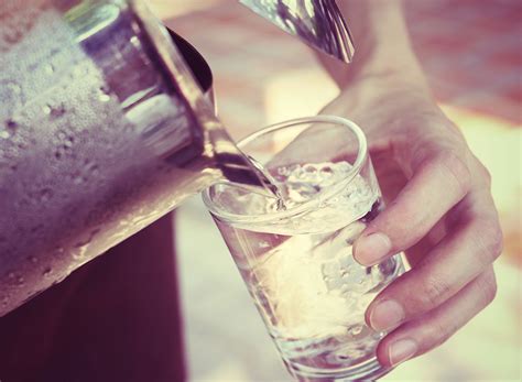 Как приучить себя пить больше воды? 7 простых советов