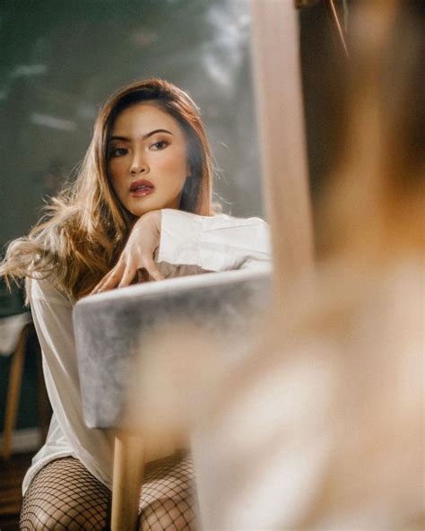 Di siapa takut jatuh cinta, dia termasuk formasi keempat setelah sinetron ini sempat beberapa kali. 10 Potret Gabriella Larasati, Pemeran Milla di Cinta ...