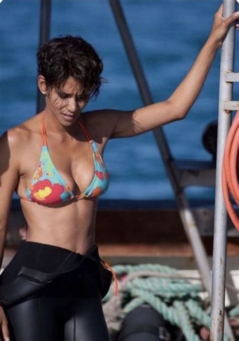 See more of halle berry on facebook. Pin by Kodak NeNe on Halle berry in 2020 | Halle berry ...