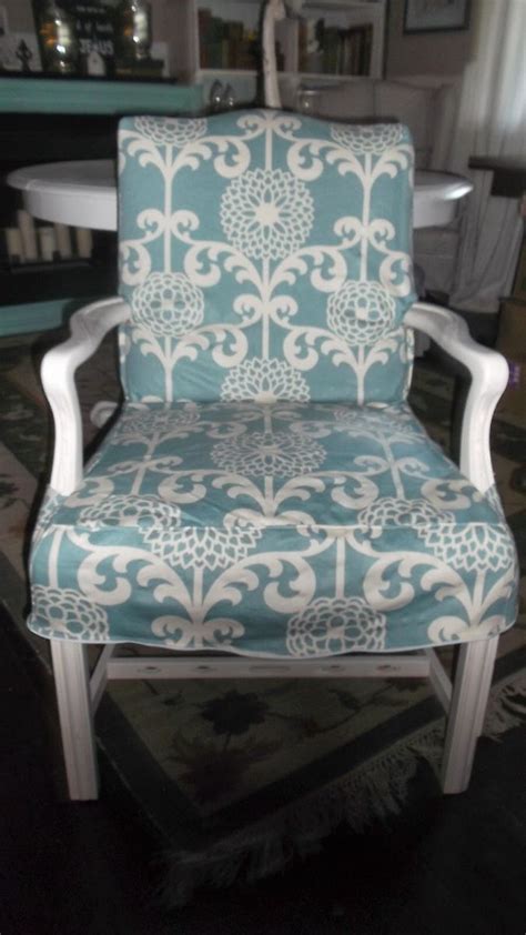 Ottoman slipcover is the best way of redesigning an old ottoman chair. Blue and White Slipcovered Chair (With images ...