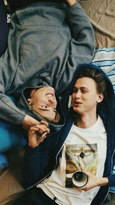 Jeg skjønner ikke at isak ikke har kjæreste, han er så kjekk! Even & Isak // SKAM @starrybeauty | Evak skam, Skam e Skam ...