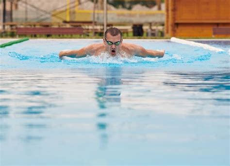 Dezember 1985 in halásztelek, im süden von budapest) ist ein ungarischer schwimmer. Cseh László : Laszlo Cseh Wikipedia / Football statistics of lászló cseh including club and ...