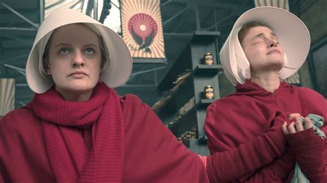 In season four of the handmaid's tale, june (elisabeth moss) strikes back against gilead as a fierce rebel leader, but the risks she takes bring dangerous new challenges, and her quest for justice and revenge threatens to consume her. The Handmaid's Tale: Dreharbeiten zu Staffel 4 werden ...