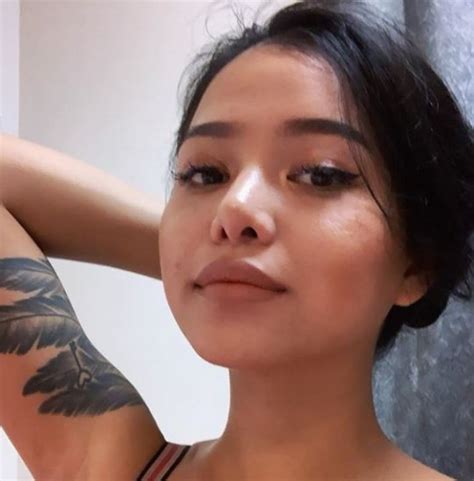 Talking about the physical measurements of bella, she stands at a height of 5 ft 3 in tall or else 1.6 m or 160 cm. Bella Poarch (Sex Tape TikTok Star) Bra\Cup Size ...