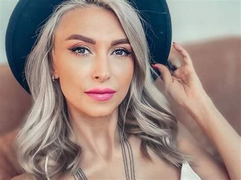 Emigrantă de epocă în chenar de instagram. andreea balan instagram - citeste toate articolele despre ...