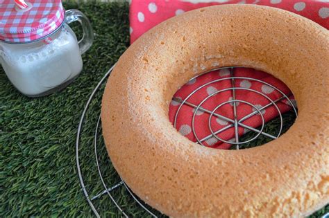 Torta cornetto cuore di panna. Ciambella al Mascarpone con Gocce di Cioccolato - Il ...