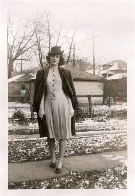 What did women look like in the 1940s? What Did Women Wear in the 1940s? Here Are 40 Vintage ...