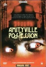 The possession shows what led to the murder that is shown in the introduction to the amityville horror.unlike the first movie, which utilizes superimposed text to present the facts of the case, the sequel/prequel has no textual features that suggest the story has any basis in reality. Amityville possession (1982) - Filmscoop.it