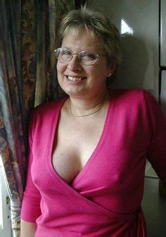 Me busty housewife shanon teasing on webcam. Mature-Granny