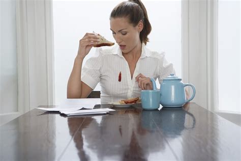 Try a spoon or the back of a butter knife. Home Remedies for Removing Hot Sauce Stains | LEAFtv