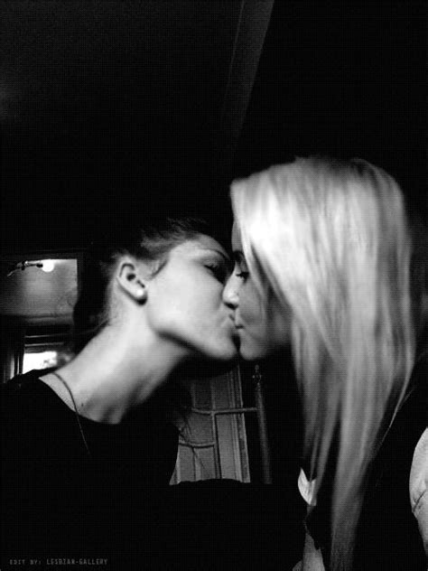 Blonde and brunette interchanging hot kissing and fingering action. Pin on Love.