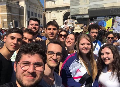 Concerti, mostre, eventi, teatri, cinema, tutte le news e calendari di eventi e a roma. In Piazza del Popolo con Greta Thunberg. Delegazione ...