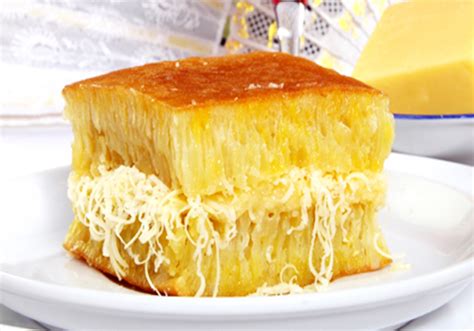 Warna buahnya sama seperti buah durian pada umumnya, isinya berair dan rasanya manis. Cara Membuat Martabak Manis isi Keju - Dunia Kuliner Nusantara