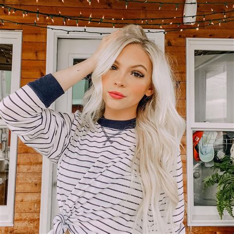 Her career started to take off after moving to la when she got a spot on abby's ultimate dance competition. Jordyn Jones - Social Media 04/01/2020 • CelebMafia