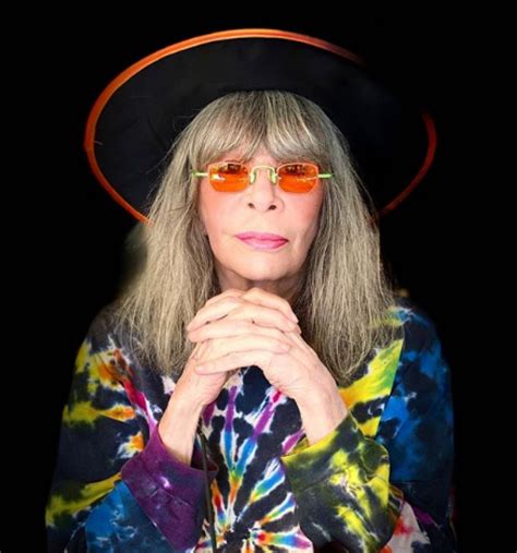 Biographie née rita lee jones, elle est la fille. Rita Lee surpreende fãs com suas aparições na internet MH ...