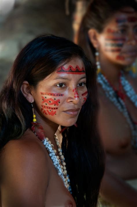 I'm a strong, proud indigenous woman and i was more than a runaway or a lost cause. Wild Expressions Photography | Color | Two-Indigenous-Women