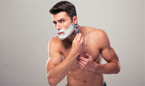 You don't want a bunch of chemicals in any product you use, particularly one you put on your face. How to prevent skin irritation after shaving? These 7 ...