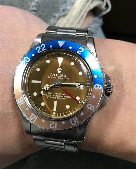 Rolex sa (/ˈroʊlɛks/) is a swiss luxury watch manufacturer based in geneva, switzerland. ROLEX GMT-MASTER Ref.1675 | VINTAGE ROLLIES(ヴィンテージローリーズ)