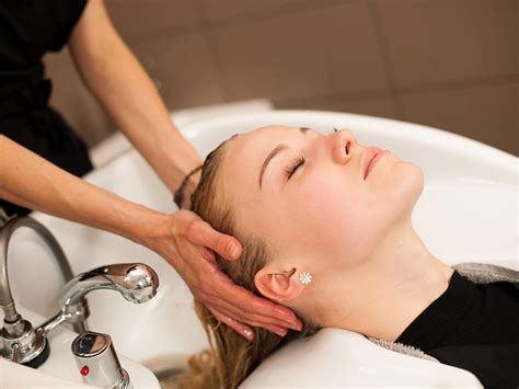 Cura dei capelli e falsi miti: 10 cose che credevi vere ...