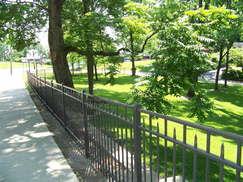 We provide residential and commercial installation and repair of fences. Fence Photo Gallery - Hamilton Fence | Hamilton Fence