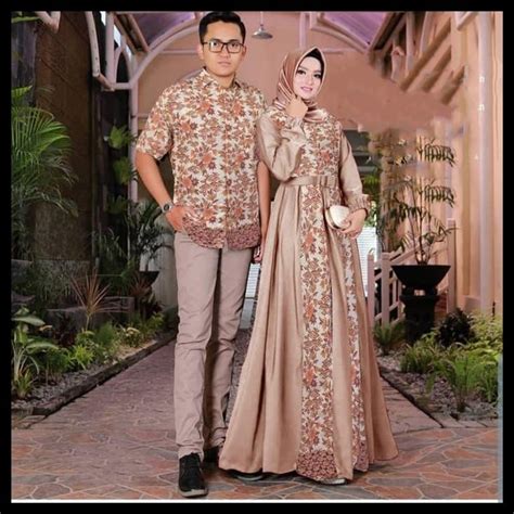 37+ trend model baju gamis batik terbaru untuk wanita berhijab yang modern dan stylis. Gamis Shofiya Batik : Dress batik gamis dengan model kerah ...