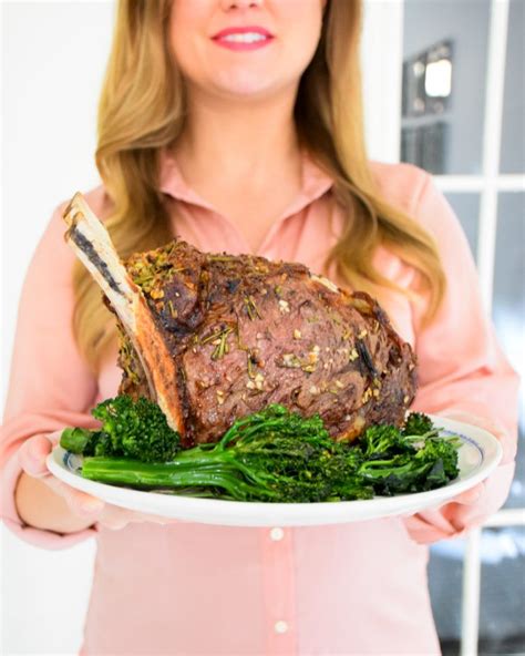 A flavorful, melt in your mouth, classic christmas dish. Christmas Prime Rib | Easy holiday recipes, Rib recipes ...