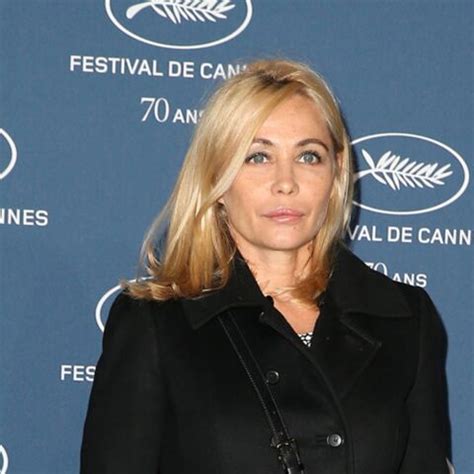 Mariée depuis maintenant un an à michael cohen, la sensuelle emmanuelle béart reste toujours aussi amoureuse. Emmanuelle Béart et Michaël Cohen se retrouvent pour l ...