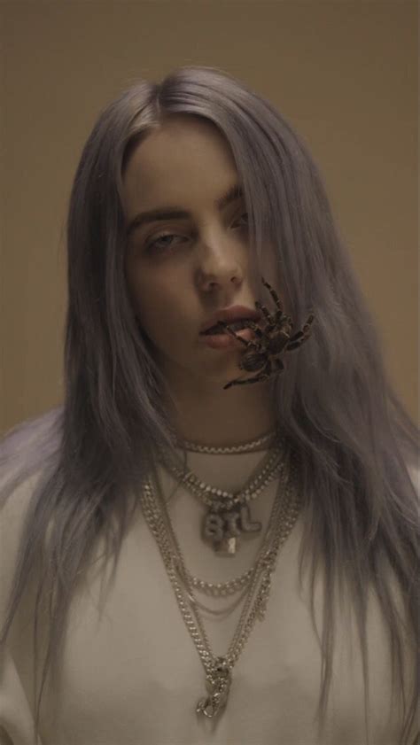 Her debut single ocean eyes went viral and got over 194 million streams on spotify. Schule Apfelbaum - Billie Eilish, das Mädchen, von dem die ...