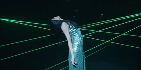 Вернуться к прекрасному (перевод slavik4289). Sofia Carson Has Lasers in New 'Back To Beautiful' Music Video! | Music, Sofia Carson, Video ...