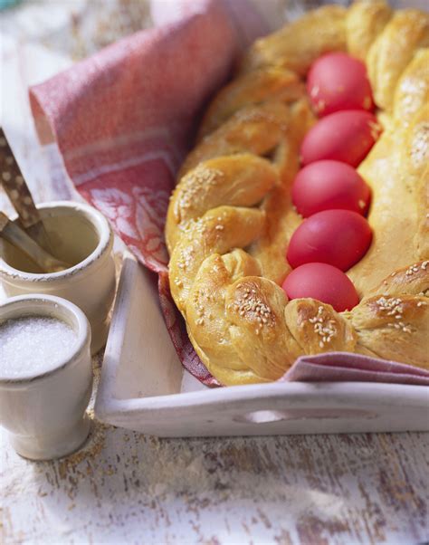 Place two ropes over each egg to form an x, or cross, pinching gently to seal the ends of the ropes to the bread dough. Sicilian Easter Bread : The Best Homemade Italian Sweet ...