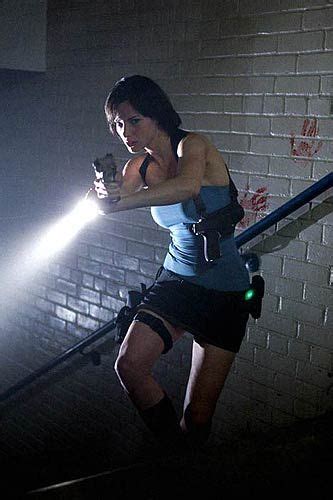A very 'secretive' website has come online with tons of inside stuff on what's going on within the resident evil: Jill Valentine Resident Evil Apocalypse | Fotos, Cosplays ...