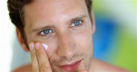 Superficial infections in minor abrasions. Why men should use skin creams
