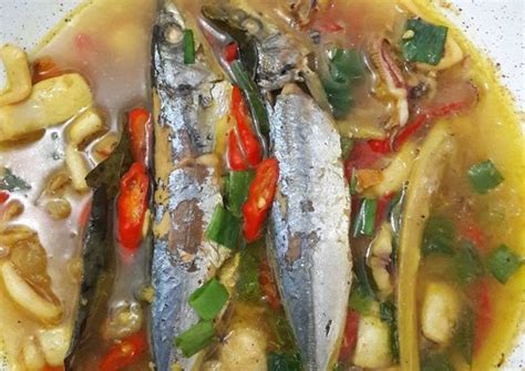 Resep masak ikan laut dan caranya cara masak ikan bawal enak dan lezat selesai juga ulasan singkat resep masak pindang. Resep Masak Ikan Pindang Kuah - Masak Memasak