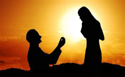 2) werbewand organisieren sie zum beispiel ein hochzeitsplakat, auf dem der heiratsantrag platziert wird oder bestellen sie sich eine persönliche fotoleinwand mit den berühmten worten und. Heiratsantrag - So erkennen Sie, dass SIE gefragt werden will!