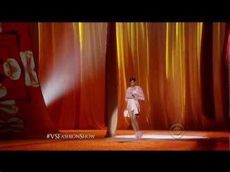 Phresh out the runway rihanna. Fresh Off The Runway — Rihanna | Last.fm