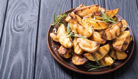 Check spelling or type a new query. Patate grigliate al rosmarino | Croccanti e profumate