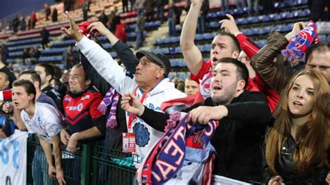 Retrouvez toutes les informations relatives à l'effectif professionnel de ligue 2, le centre de formation, les amateurs ou les féminines. Châteauroux : animations et feu d'artifice au stade Gaston ...