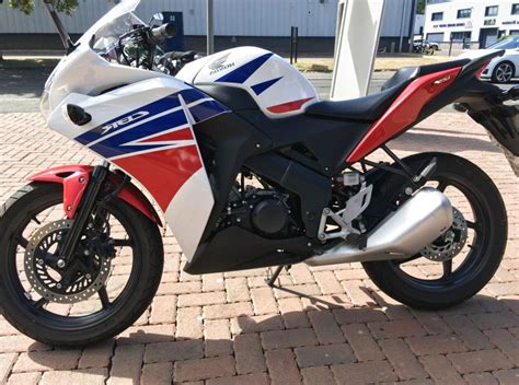 Combined abs with a nissin three piston caliper up front is optional, adding around 4 kg to the weight and £250 to the price. Cbr 125 R for sale in UK | 73 second-hand Cbr 125 Rs