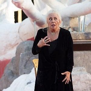 She has appeared in 32 films since 1962. Isa Danieli, grandiosa in "Fenicie" di Euripide ...