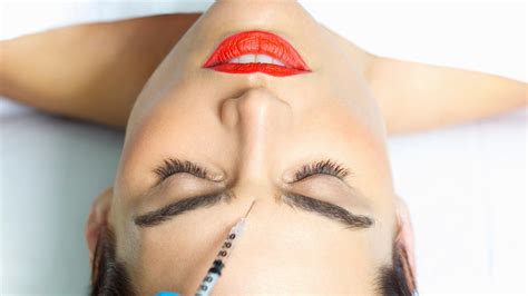 The most appropriate age to start botox will depend on the skin color and the type of lifestyle (more versus less sun). This Is the Age You Should Start Preventative Botox ...