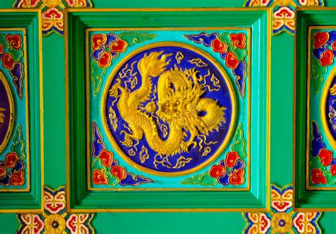 Großverkauf goldene decke aus china goldene decke großhändler über großverkauf, großverkauf und mehr bei alibaba.com. Goldene Dracheskulptur Auf Decke Am Chinesischen Tempel ...