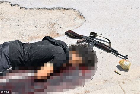 28 şubat sürecinin sahte şeyhlerinden ali kankancı hazretleri haramidere'deki kimya fabrikasında ele geçirilen 2 milyon captagon hapı nedeniyle çıkarıldığı mahkemece uyuşturucu hap imal etmek ve. Tunisia attack gunman was high on COCAINE and took ...