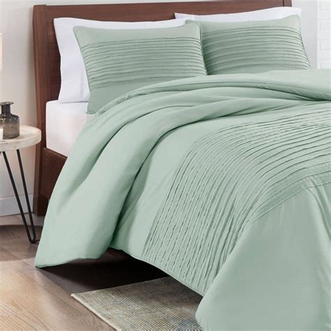 This comforter features a breathable siliconized our twin xl bedding is made from superior raw materials and crafted with the highest standard techniques that separates our dorm bedding from the rest. Vue Twin Extra Long 2pc Shawna Comforter & Sham Set Aqua ...