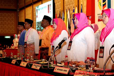 Hussein onn and suhaila noah had six children, including their fourth child, hishammuddin hussein. Lensaloka - Galeri Foto UMB-PPUM: #PAU2012 : Persidangan ...