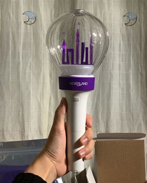 Savoyards librettist and composer derived from the savoy theatre where operettas were performed. (G)I-DLE Lightstick | Kpop, K pop, My new room