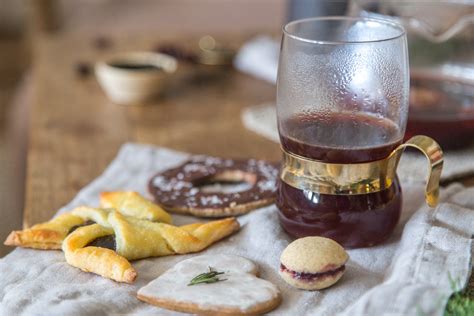 Feel free to add more or less of any ingredients assembly: Mulled Wine & Hot Apple Cider Recipes